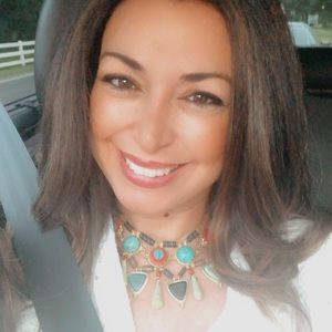 Meet your Posher, Dalia